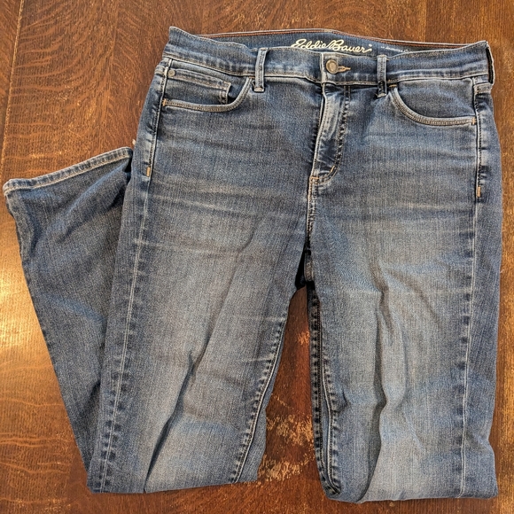 Eddie Bauer slim straight curvy fit size 8 jeans - Picture 1 of 4
